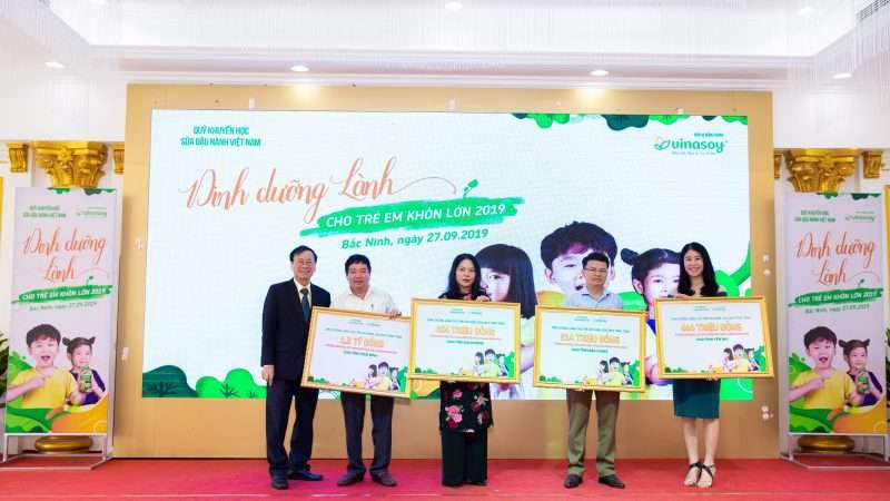Chương trình “Dinh dưỡng lành cho trẻ em khôn lớn” tiếp tục đến với học sinh tiểu học 4 tỉnh phía Bắc