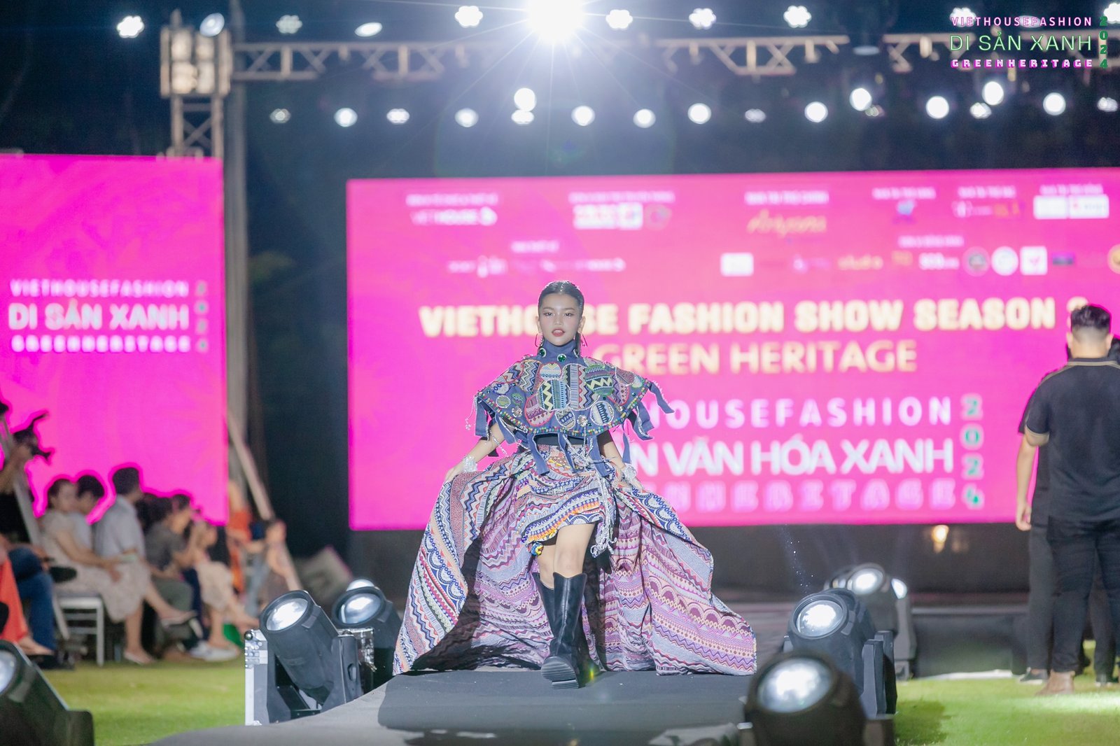 Vedette Nguyễn Phương Nhã Hân mang núi non và bầu trời Tây Bắc hùng vĩ đến Viethouse Fashion Show Green Heritage 2024