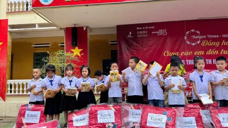 EDENA  HỖ TRỢ ĐỒNG BÀO MIỀN BẮC SAU CƠN BÃO SỐ 3 VỚI 1000 CHIẾC CHĂN COTTON