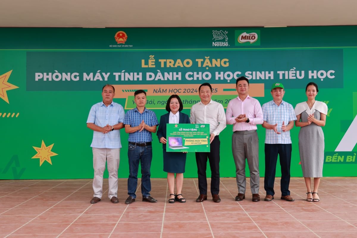 Nestlé MILO trao tặng máy tính cho các trường tiểu học vùng cao