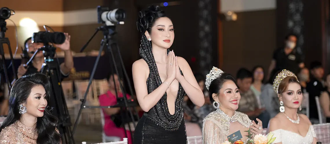 Hoa-hau-Pham-Thu-Huong-79