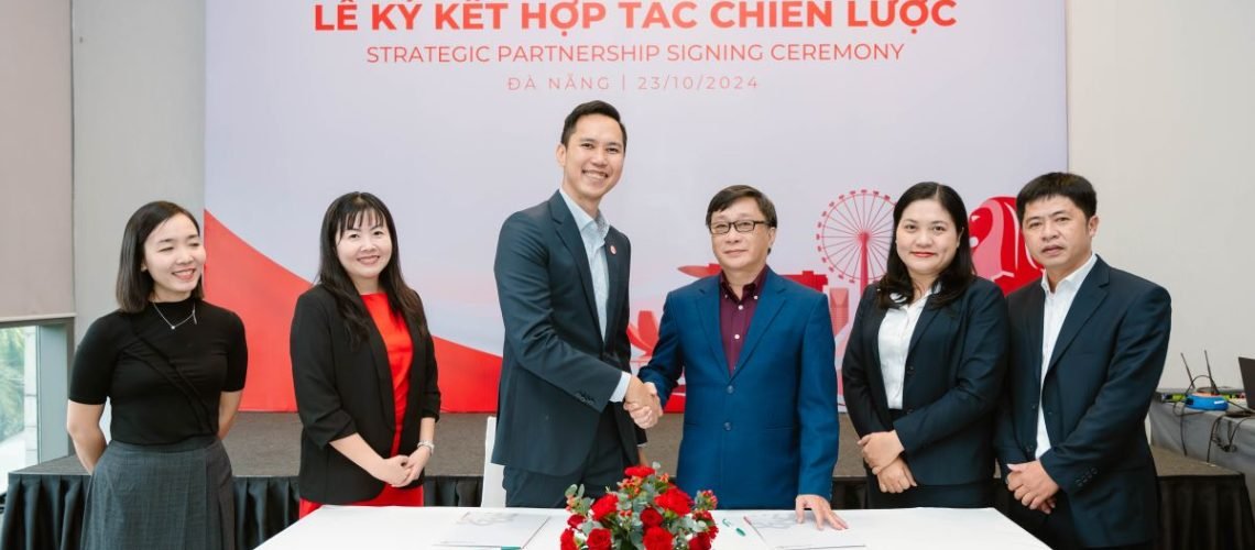 Phu_nu_hien_dai_BenThanh_Tourist_va_TCDL_Singapore_ky_ket_hop_tac_chien_luoc_01