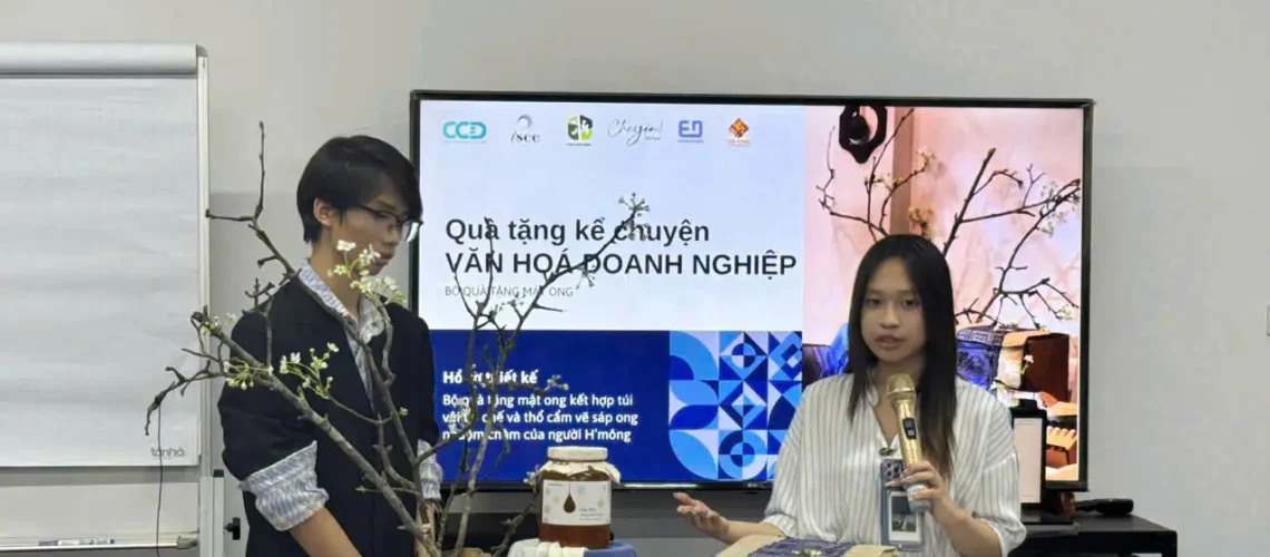 Phu_nu_hien_dai_CCD_qua_tang_doanh_nghiep_07