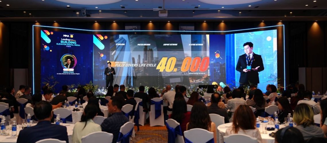 Phu_nu_hien_dai_MMA_Global_Truyen_thong_thang_may_05