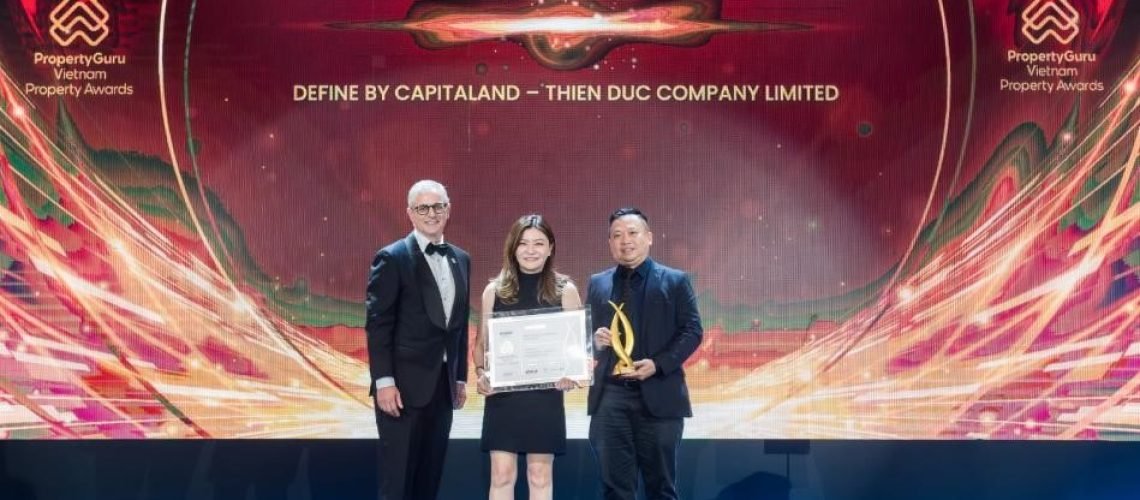 Phu_nu_hien_dai_capitaland_03