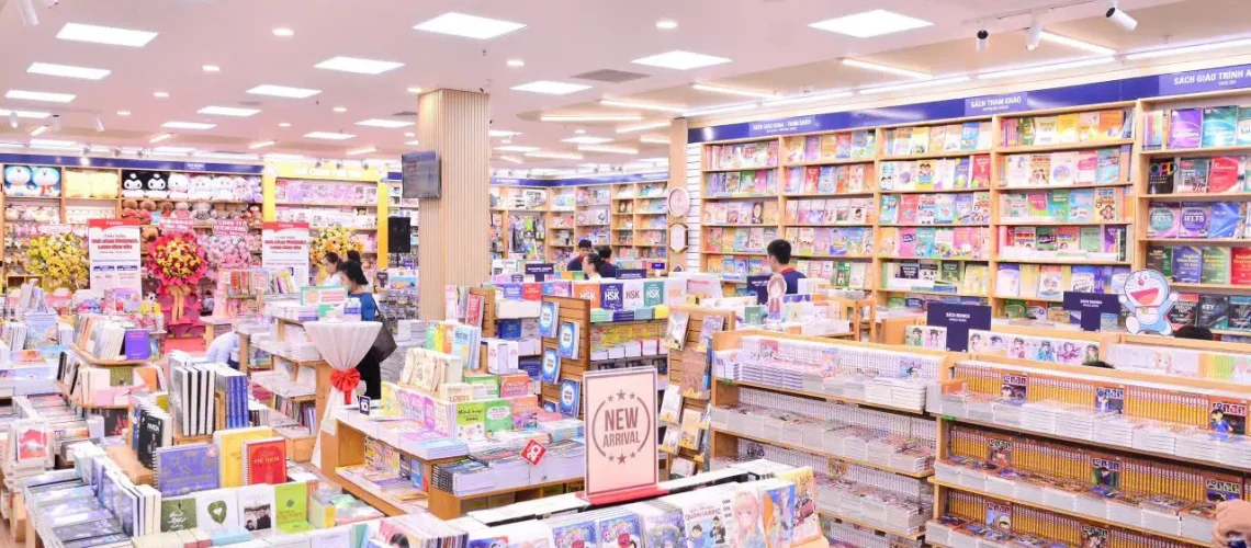 Phu_nu_hien_dai_fahasa_khai_truong_nha_sach_moi_07