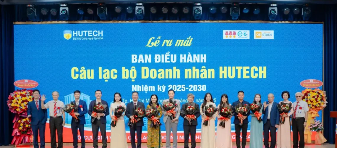 Phu_nu_hien_dai_hutech_02