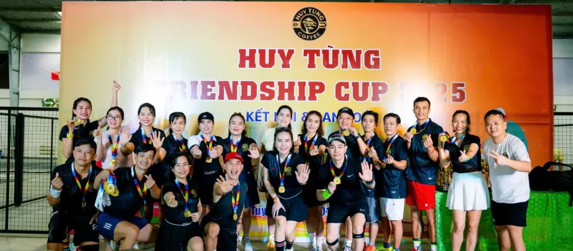 Phu_nu_hien_dai_pickball_06