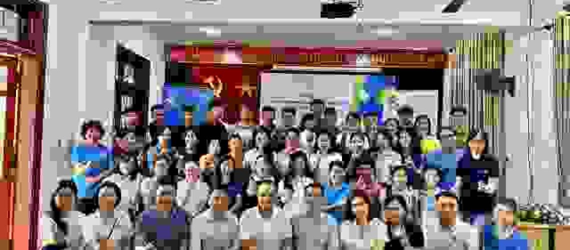 Standard Chartered tổ chức tập huấn về tài chính cho thanh niên tại Hòa Bình