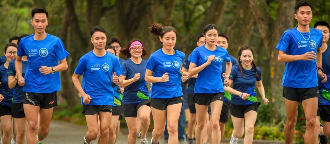 The_gioi_tieu_dung_Cac_VDV_Standard_Chartered_chuan_bi_cho_giai